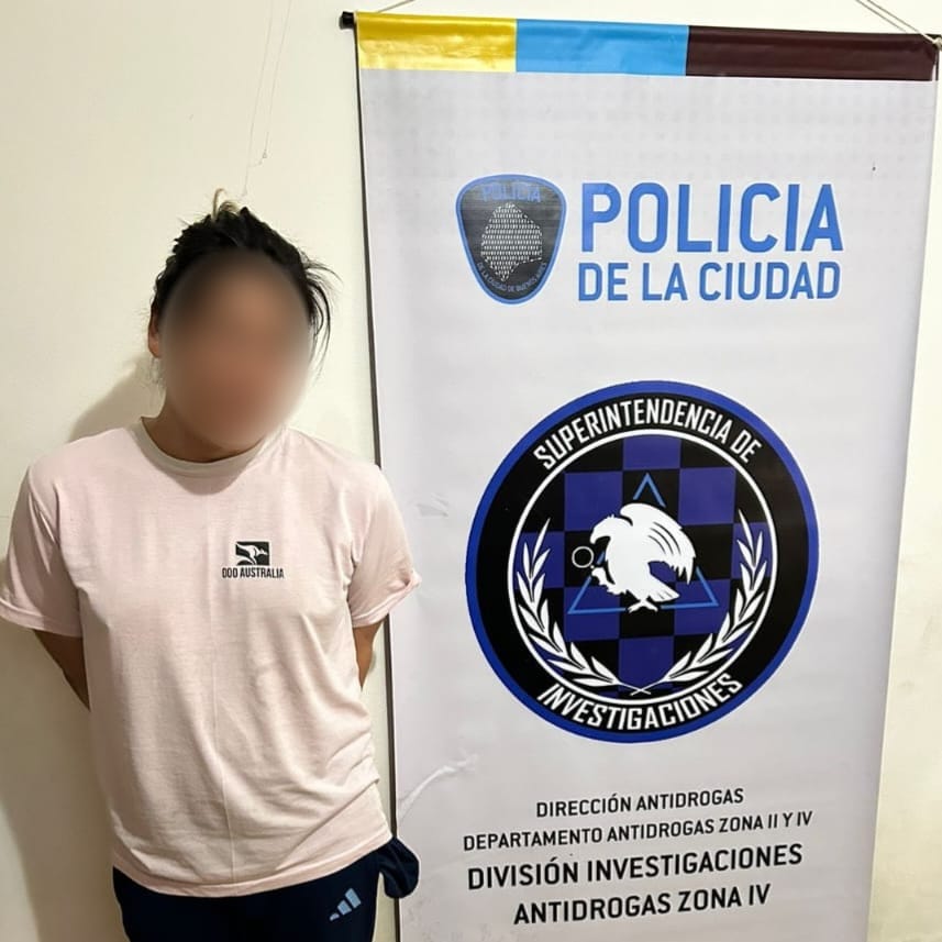 DETENIDA POR VENDER DROGAS EN LA ZONA DE ONCE