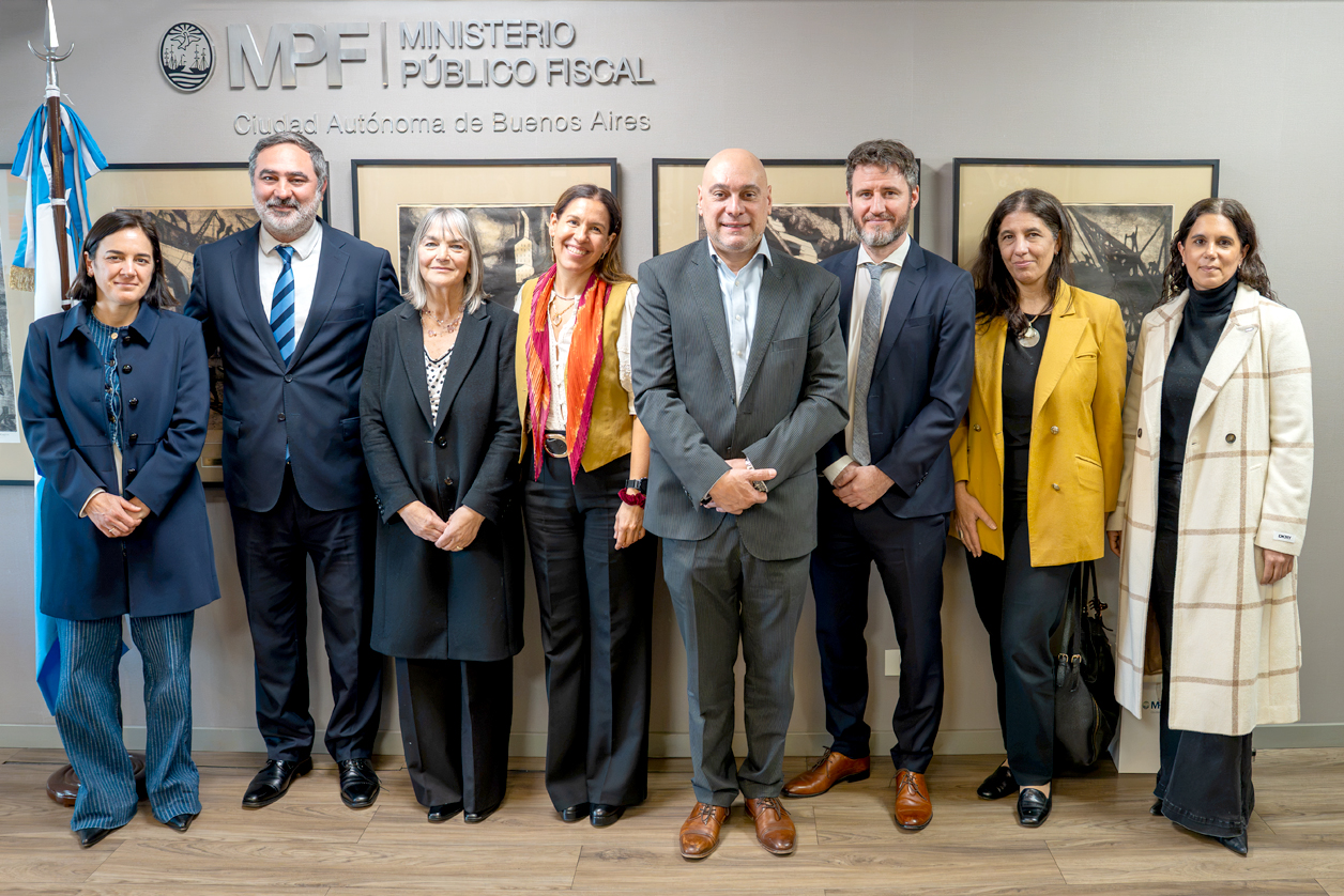 Neurodivergencia en el sistema penal juvenil: la especialista Cheryl Thomas encabezó jornadas de trabajo en el MPF