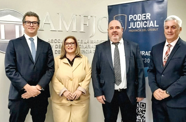 Fiscales se capacitaron en juicio por jurados en Trelew