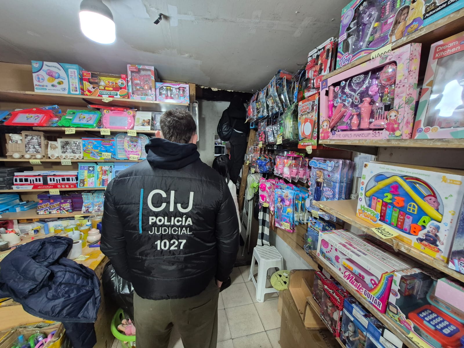 SECUESTRAN MÁS 600 JUGUETES APÓCRIFOS EN LA ZONA DE ONCE