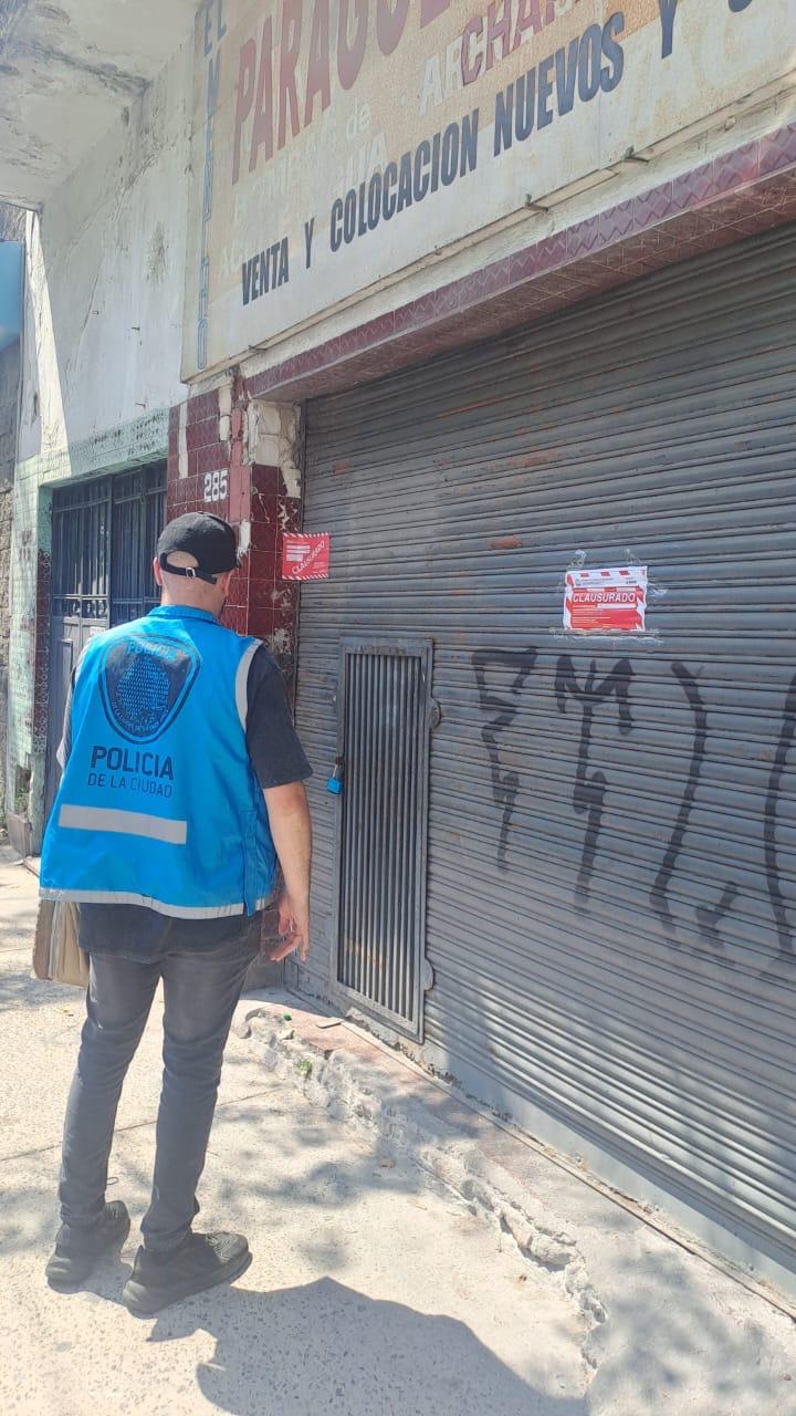 CLAUSURAN TALLER MECÁNICO POR GRAVES FALTAS AMBIENTALES