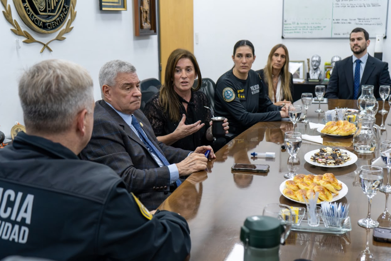 El CIJ y la Policía Científica de la Ciudad intercambiaron experiencias en materia genética