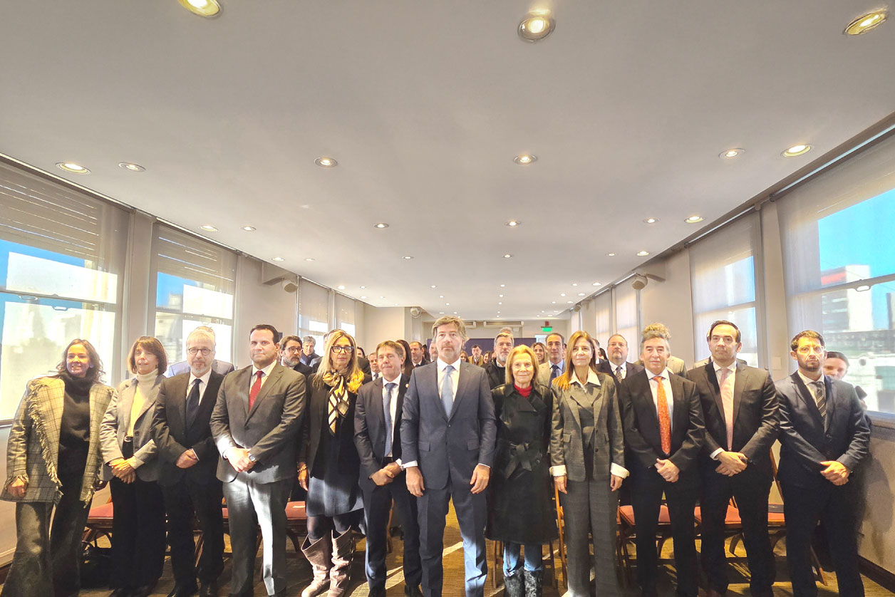 Firma de convenios de transferencia de competencias penales
