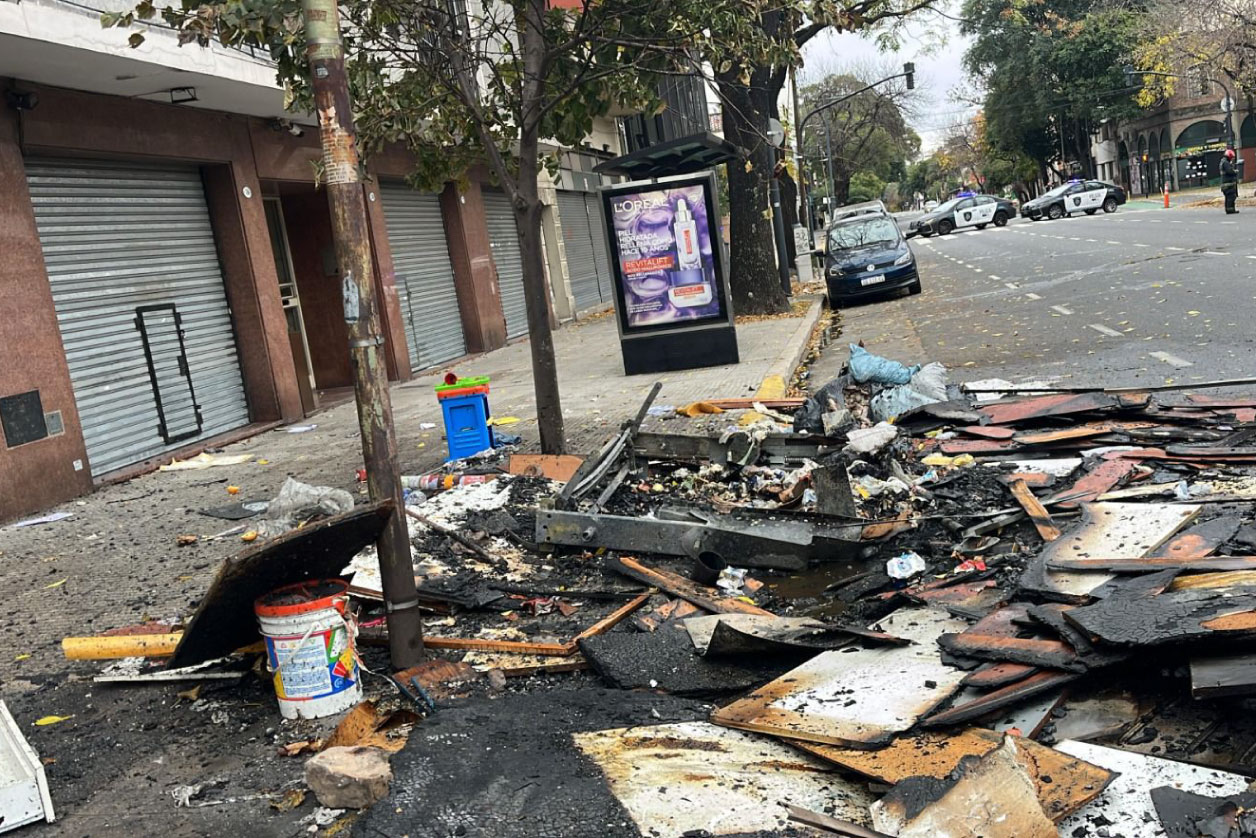 Chacarita: condenaron a una mujer con prisión efectiva por quemar un contenedor de basura