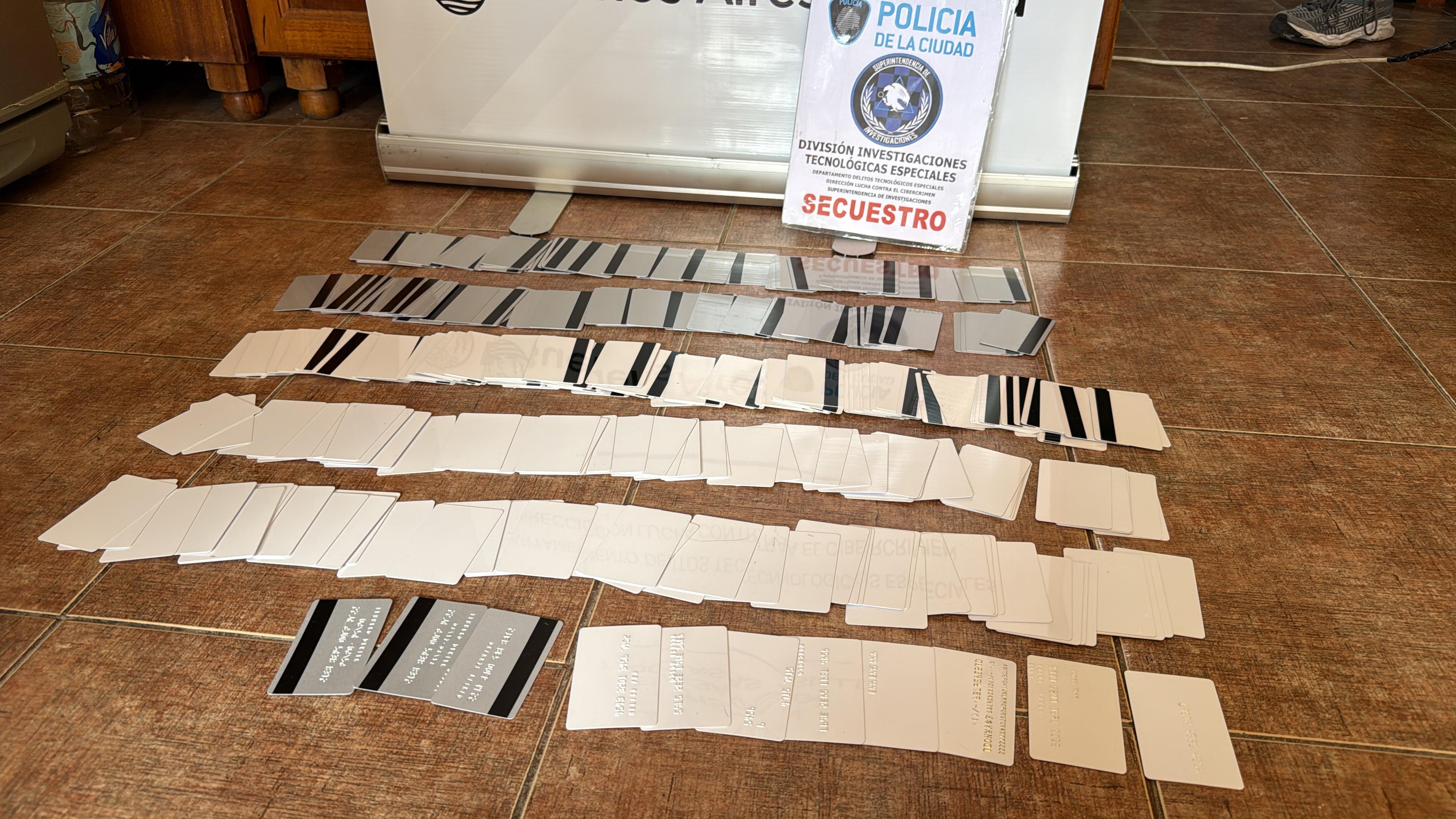 DESMANTELAN USINA DE CLONADO DE TARJETAS DE CRÉDITO